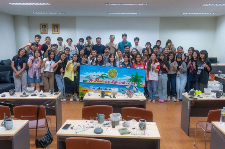 ศูนย์ส่งเสริมความสัมพันธ์ระหว่างประเทศ นำนักศึกษาชาวต่างชาติที่เข้าร่วมโครงการ BUU Summer Cultural Camp 2024 ร่วมกิจกรรมด้านศิลปะ กับคณะศิลปกรรมศาสตร์