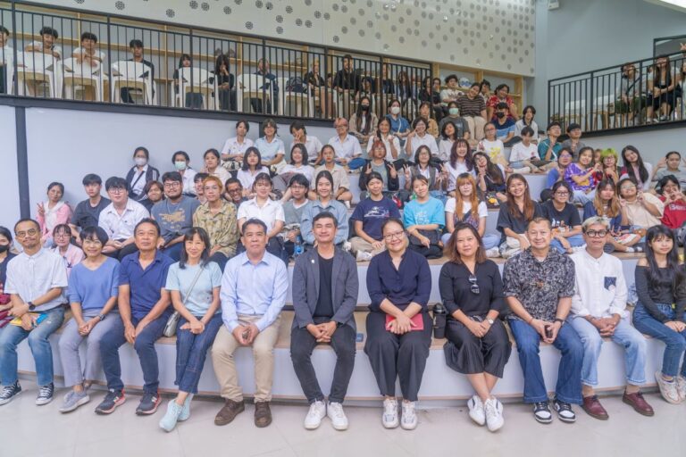 พิธีเปิดนิทรรศการ Karakot Aromdee Exhibition ในโครงการ “เชิดชูศิษย์เก่าดีเด่น” ของ ดร.กรกต อารมย์ดี ศิษย์เก่าสาขาจิตรกรรมสร้างสรรค์ คณะศิลปกรรมศาสตร์