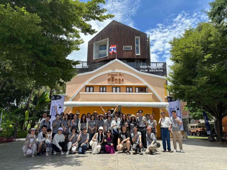 หลักสูตรปรัชญาดุษฎีบัณฑิต และหลักสูตรศิลปกรรมศาสตรมหาบัณฑิต จัดโครงการศึกษาดูงาน “จากเมืองนครปฐม ถิ่นทวารดี สู่วัฒนธรรมลุ่มน้ำเพชรบุรี”