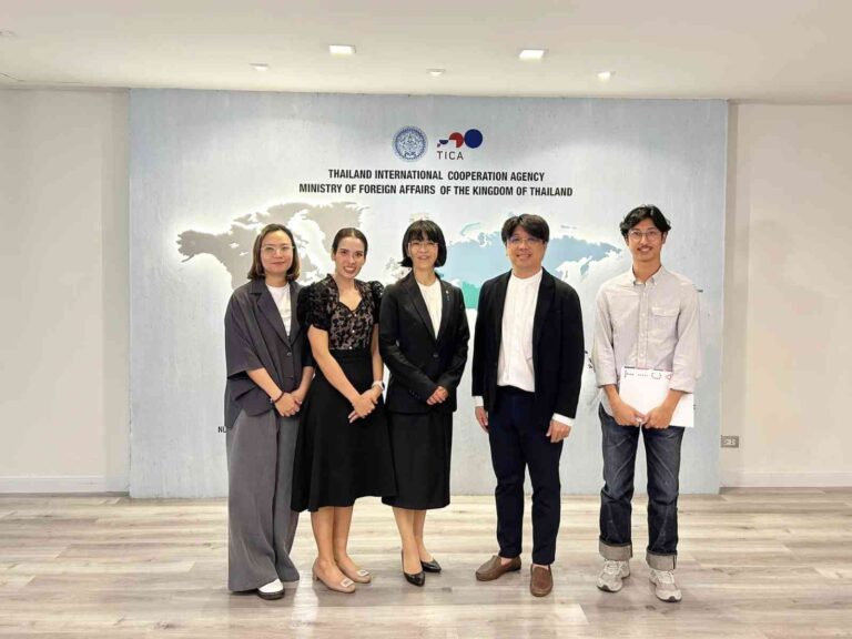 คณะศิลปกรรมศาสตร์ มหาวิทยาลัยบูรพา รับมอบอาสาสมัครจากประเทศญี่ปุ่น คุณอาอิ โคมาซาวะ จาก Japan International Cooperation Agency (JICA)