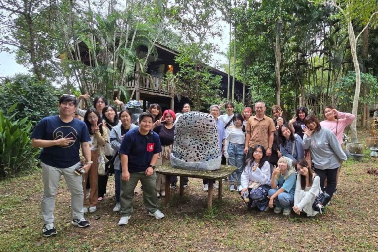 สาชาวิชาเอกกราฟิกครีเอทีฟ คณะศิลปกรรมศาสตร์ จัดกิจกรรมการศึกษานอกสถานที่ The Art of Design 2024