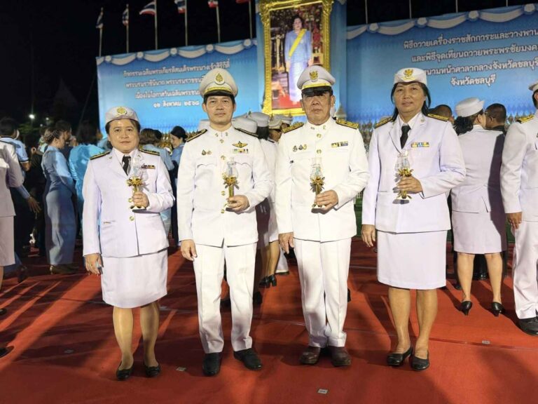 รศ. ดร.เสกสรรค์ ตันยาภิรมย์ คณบดีคณะศิลปกรรมศาสตร์ เข้าร่วมพิธีถวายเครื่องราชสักการะและจุดเทียนถวายพระพรชัยมงคล สมเด็จพระนางเจ้าสิริกิติ์ พระบรมราชินีนาถ พระบรมราชชนนีพันปีหลวง