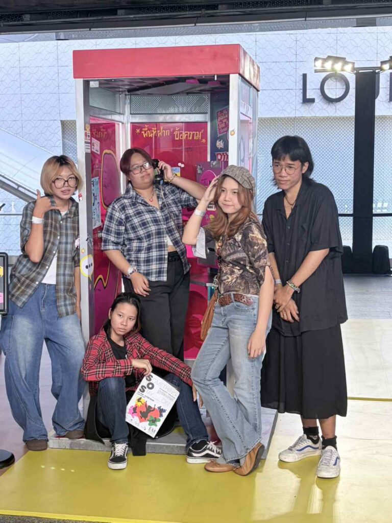 นักศึกษาชั้นปีที่ 2 สาขาครีเอทีฟอาร์ตและกราฟิกครีเอทีฟ เอกครีเอทีฟอาร์ต คณะศิลปกรรมศาสตร์ มหาวิทยาลัยบูรพา ได้เข้าร่วมจัดแสดงผลงานในโครงการ BANGKOK DESIGN WEEK 2026 : ACADEMIC PROGRAM