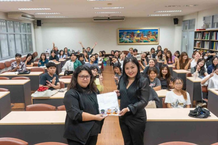 ภาพบรรยากาศกิจกรรม CWIE Talks Episode 01 เสริมความพร้อมนิสิตศิลปกรรมศาสตร์ สู่โลกการทำงานจริง