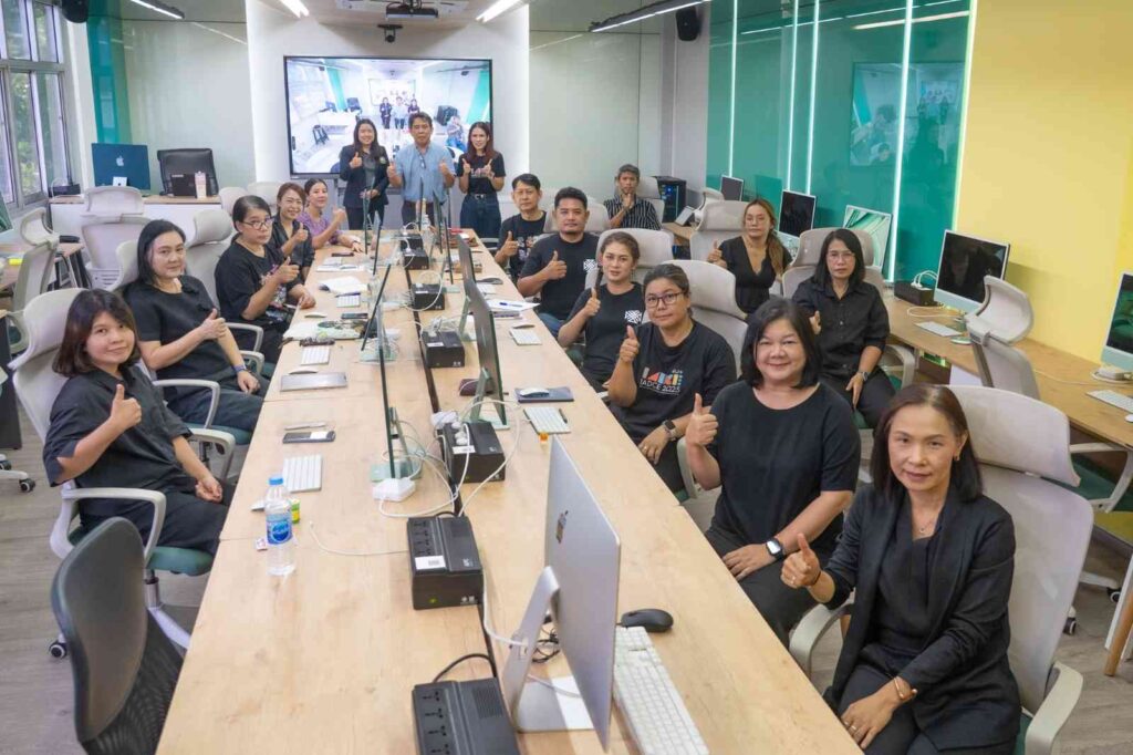 คณะศิลปกรรมศาสตร์ เดินหน้ายกระดับบุคลากรสำนักงานคณบดี ฝึกใช้ AI และการเขียน Prompt อย่างมีจริยธรรม เพิ่มประสิทธิภาพการทำงาน