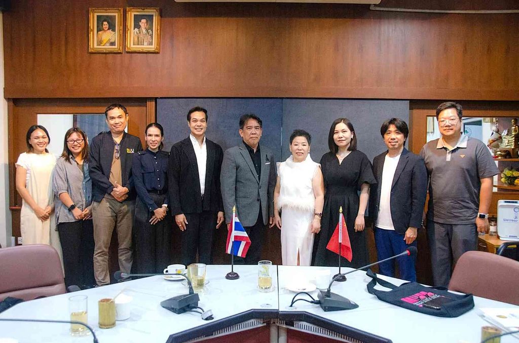 คณะศิลปกรรมศาสตร์ ให้การต้อนรับคณะผู้บริหารจาก Wuhan Huaxia Institute of Technology (HXIT) สาธารณรัฐประชาชนจีน