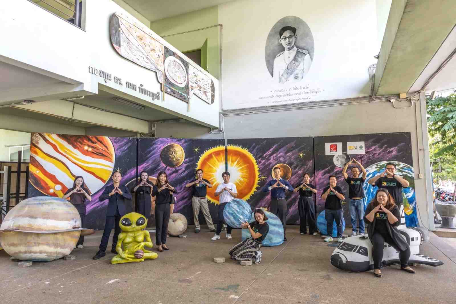 คณะผู้บริหารจากบัณฑิตวิทยาลัย ร่วมแสดงความยินดีกับ ผู้ช่วยศาสตราจารย์ ดร.บุญชู บุญลิขิตศิริ เนื่องในโอกาสเข้ารับตำแหน่งคณบดีคณะศิลปกรรมศาสตร์